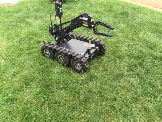 روبوت التخلص من الذخائر المتفجرة مع مساعدة خالية من الجر